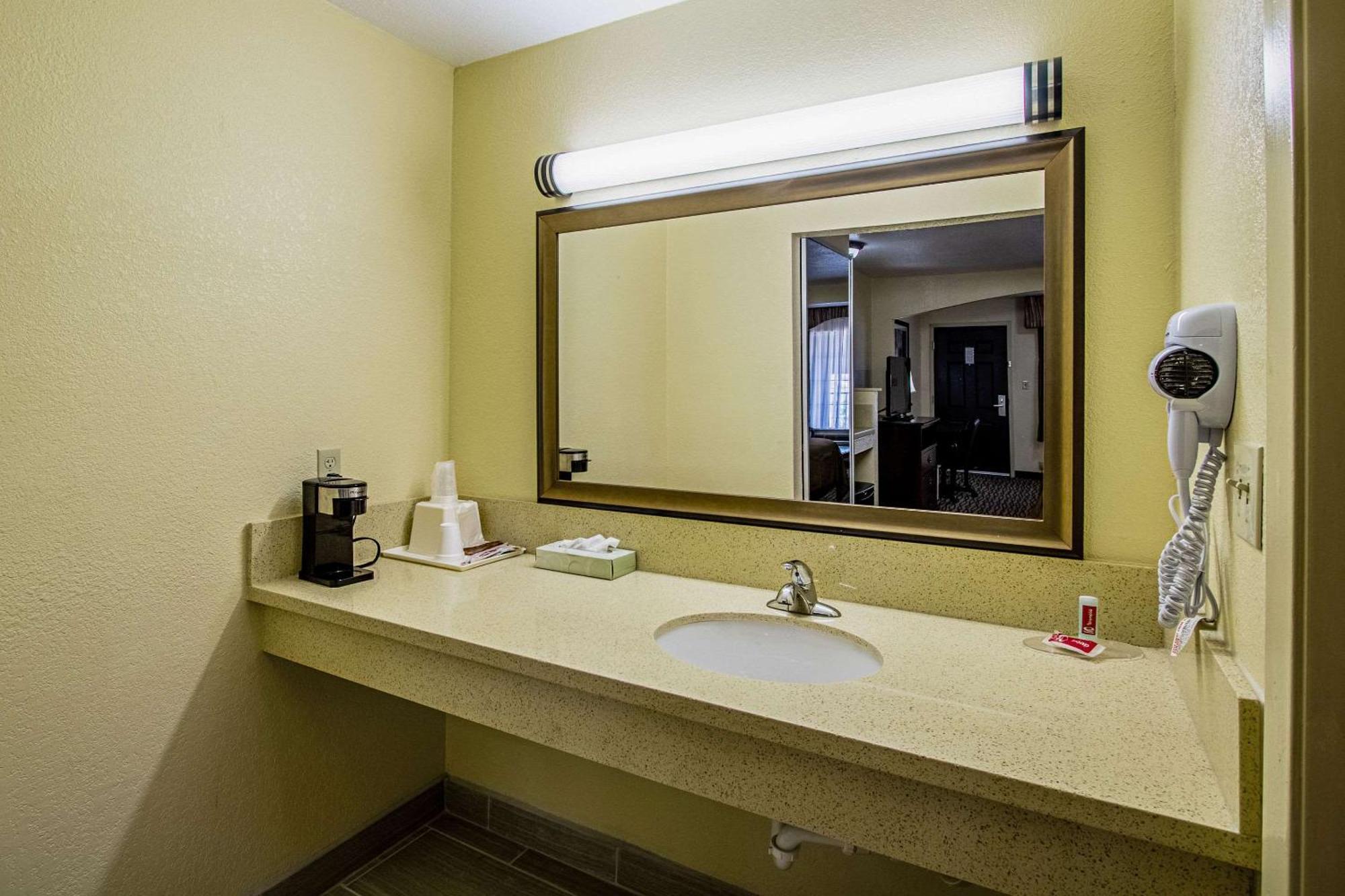 Hotel Super 8 By Wyndham Jackson Ms Extérieur photo