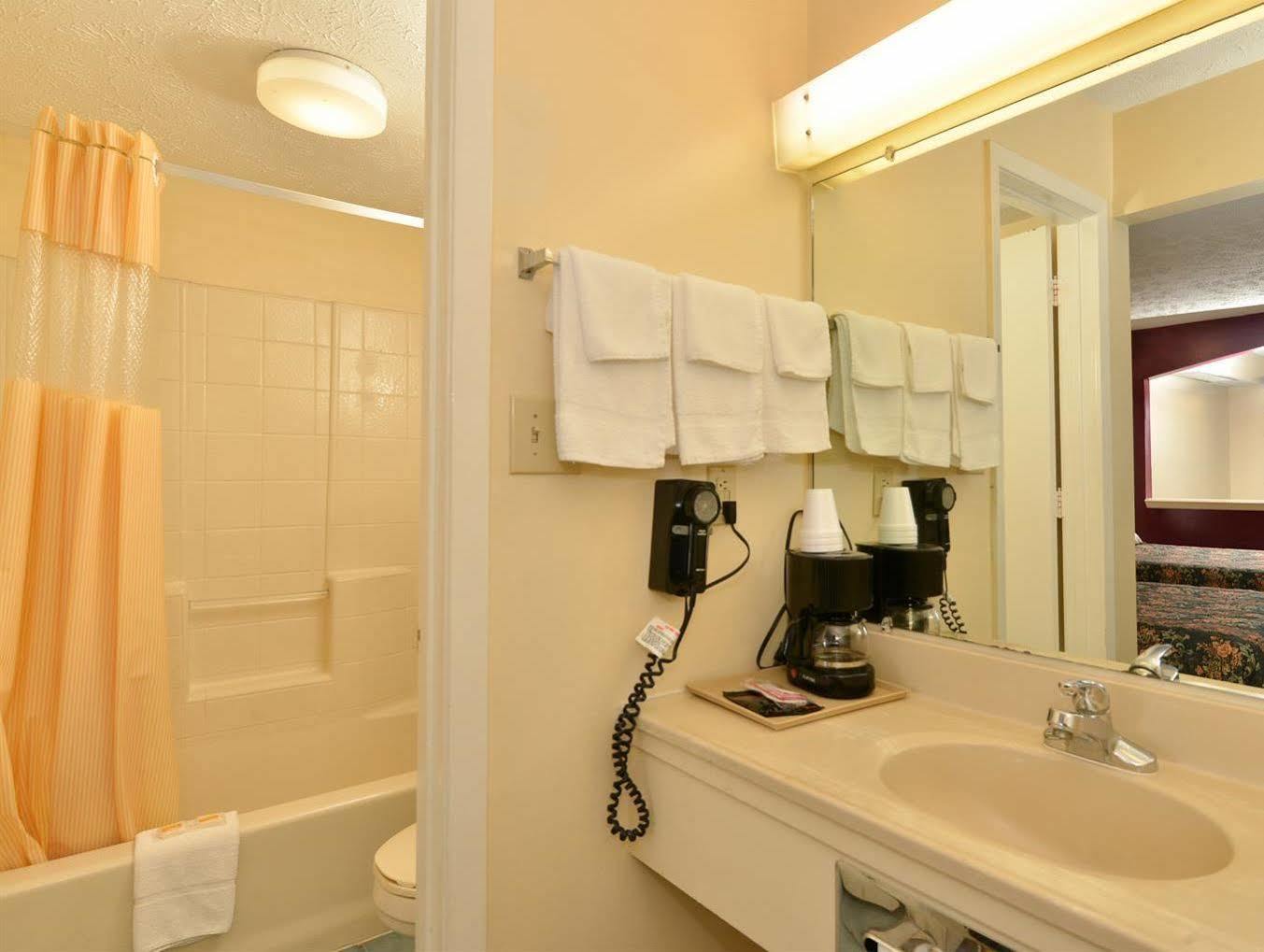 Hotel Super 8 By Wyndham Jackson Ms Extérieur photo