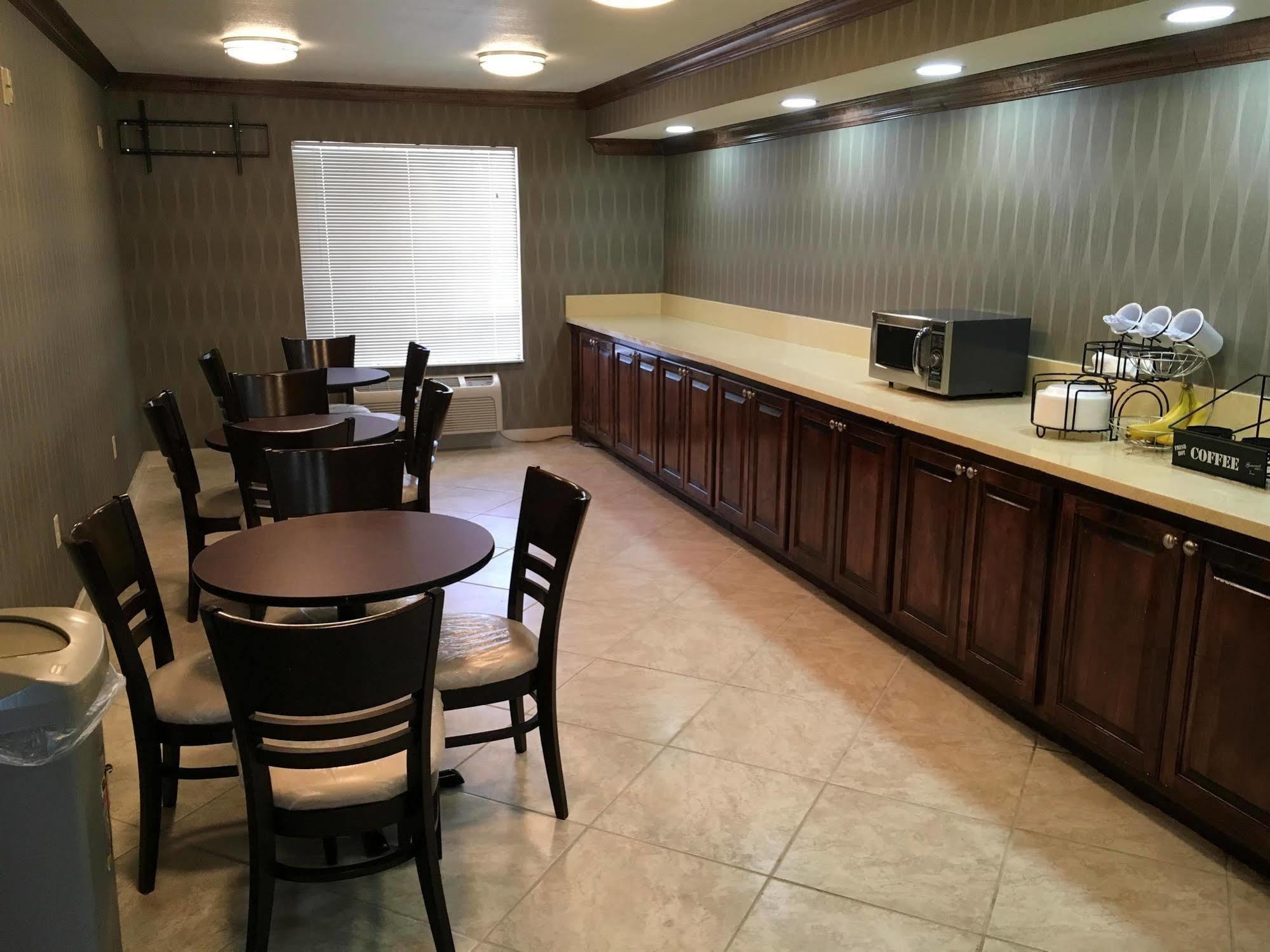 Hotel Super 8 By Wyndham Jackson Ms Extérieur photo